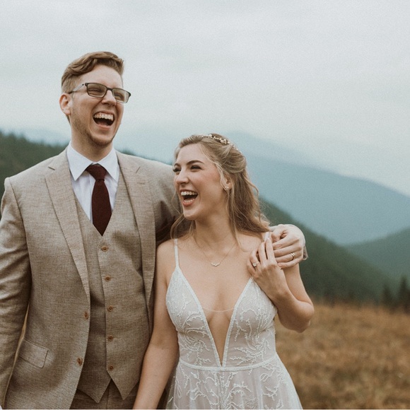 Meet your Posher, Samantha - Picture 2 of 5